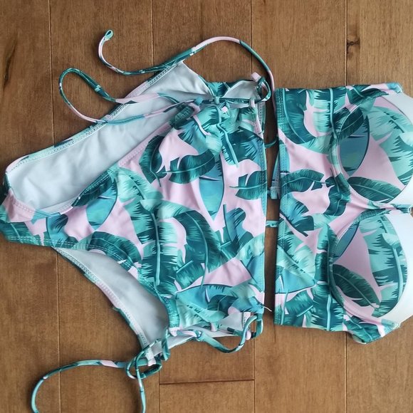 Two Piece bathing suit - NEW - Picture 2 of 2